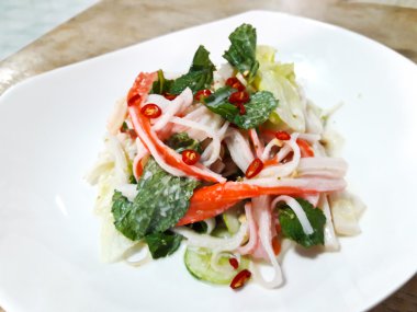 Yengeç sopa salatası