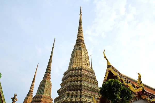 Arquitetura tailandesa autêntica em Wat Pho em Bangkok da Tailândia . — Fotografia de Stock