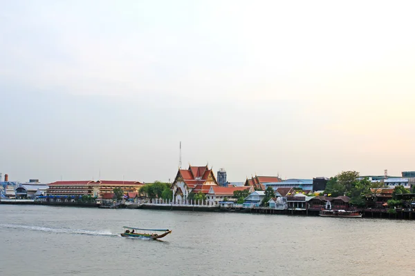 Chao phraya-rivier, bangkok, thailand — Stockfoto