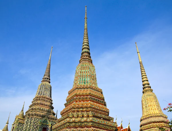 Authentic Thai Architecture in Wat Pho at Bangkok of Thailand. — Stock Photo, Image