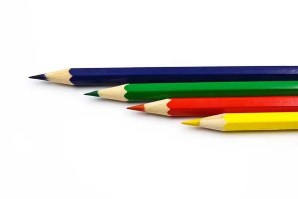 Crayons de couleur isolés sur fond blanc. — Photo