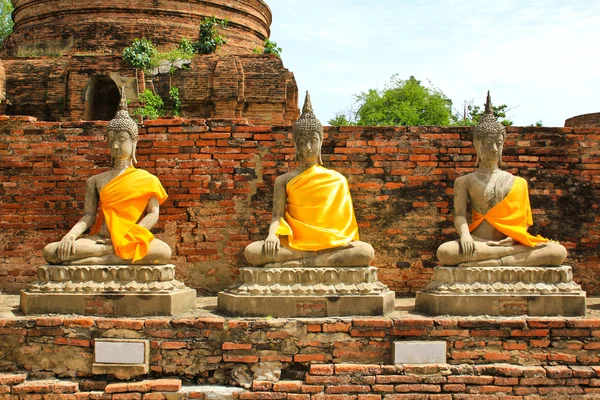 Boeddhabeelden in Ayutthaya, Thailand. — Stockfoto