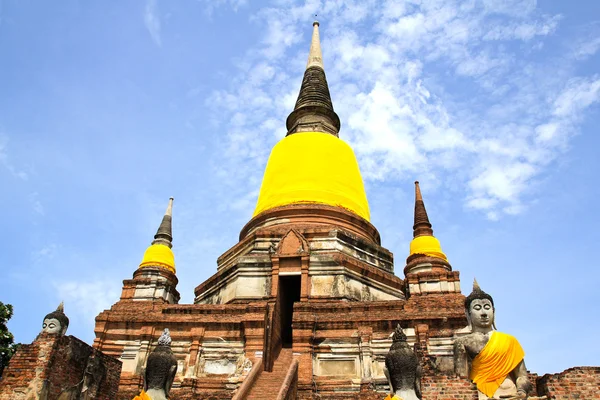 Arquitetura do templo velho, Wat Yai Chai Mongkol em Ayutthaya, Tha — Fotografia de Stock