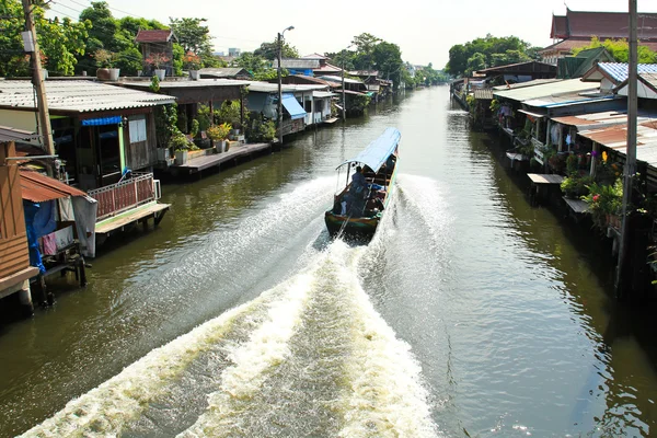 Riverside bostäder i thailand — Stockfoto