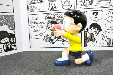 Bangkok - 03 Aralık 2015: Doraemon fotoğraf ve arkadaşlar maskot yineleme