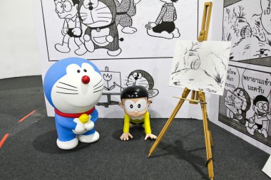 Bangkok - 03 Aralık 2015: Doraemon fotoğraf ve arkadaşlar maskot yineleme