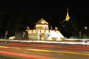 Bangkok - 7 Aralık: Dekorasyon Rachadamnoen yolda