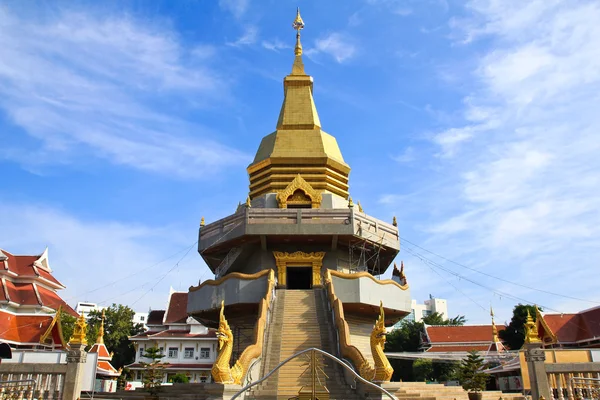 Thailändska tempel, Wat Phothisompom på Udonthani, Thailand. — Stockfoto