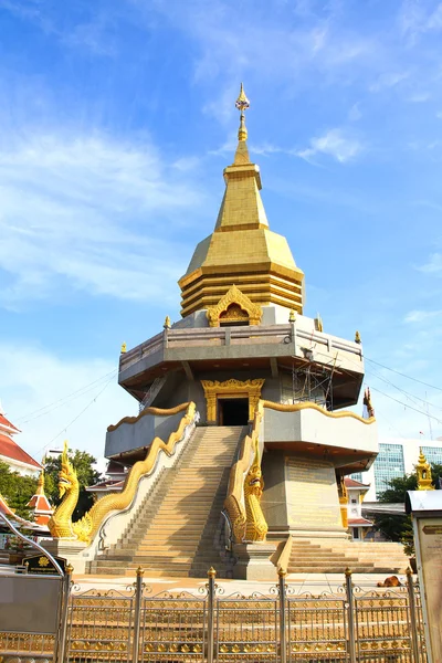 Thailändska tempel, Wat Phothisompom på Udonthani, Thailand. — Stockfoto