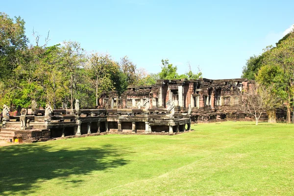 Pohled na historické Prasat Hin Phimai hrad v Nakhon Ratchasi — Stock fotografie