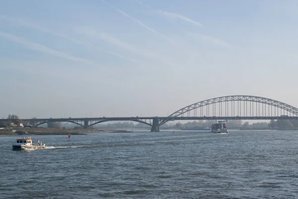 Den Ikoniska Nederländska Waalbridge Över Floden Waal Nijmegen Nederländerna — Stockfoto