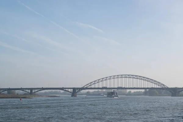 Icónico Puente Holandés Sobre Río Waal Nijmegen Países Bajos — Foto de Stock