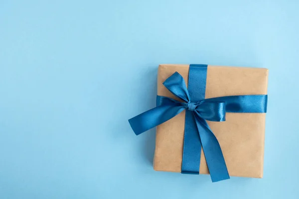 Coffret Cadeau Sur Fond Bleu Clair Fête Des Pères Anniversaire — Photo
