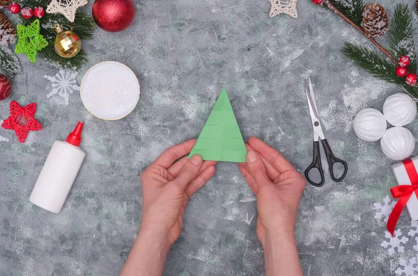 Christmas Crafts Christmas Tree Made Colored Paper Step Step Instructions — Stock Photo, Image