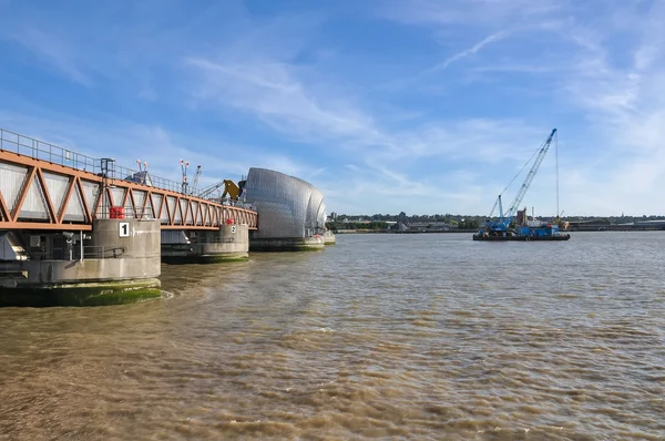 Thames barrier i london — Stockfoto