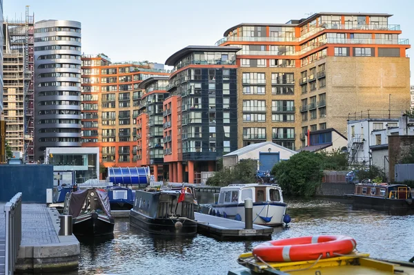 Moderni appartamenti al Paddington Basin di Londra Fotografia Stock