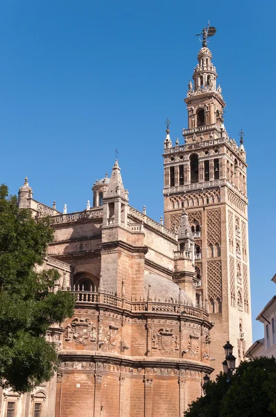 Torre Giralda de la Catedral de Sevilla — Foto de Stock