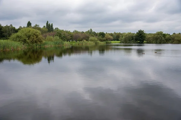 Vale de Três Lagoas em Katowice em um dia nublado — Fotografia de Stock