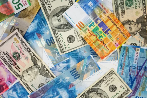 USD ve Chf banknotların arka plan olarak — Stok fotoğraf