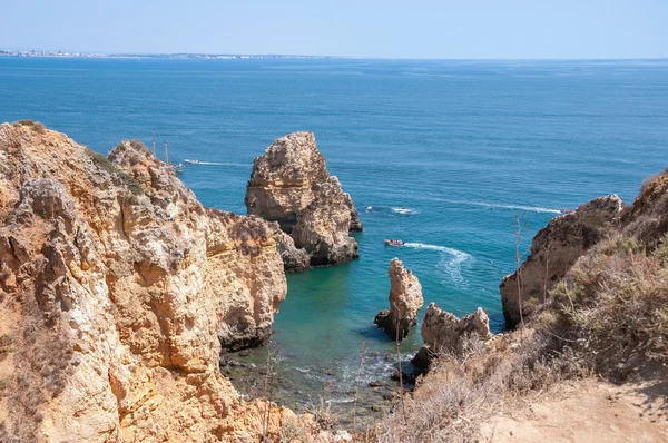 Ponta da Piedade, formações rochosas perto de Lagos em Portugal — Fotografia de Stock