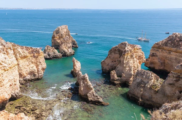 Ponta da Piedade, formações rochosas perto de Lagos em Portugal — Fotografia de Stock
