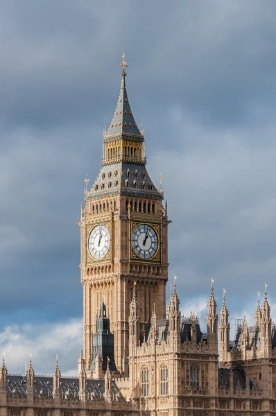 Big Ben Uhrenturm in London — Stockfoto