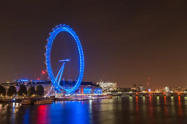 London Eye en Londres por la noche — Foto de Stock