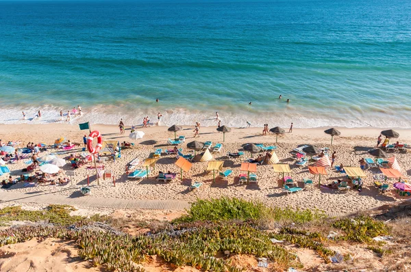 Crowded Falesia Beach seen from the cliff — Stock Photo, Image