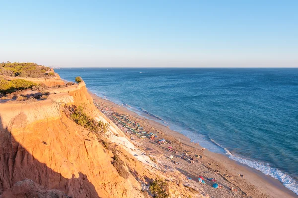 Пляж Фалби, видимый со скалы на закате — стоковое фото