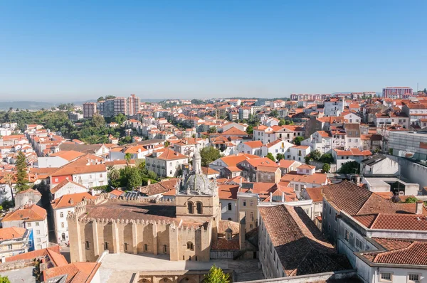 Cityscape Coimbra Portekiz çatılar üzerinden — Stok fotoğraf