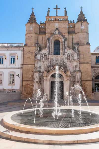 Façade principale du monastère de Santa Cruz — Photo