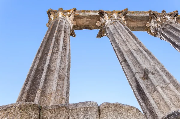 Closeup of the ancient Roman temple in Evora — Stock Photo, Image