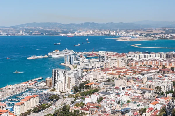Luchtfoto uitzicht over de stad van Gibraltar — Stockfoto