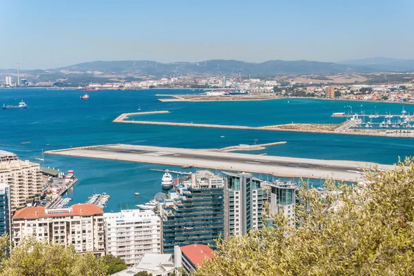 Weergave van start-en landingsbaan luchthaven in Gibraltar — Stockfoto
