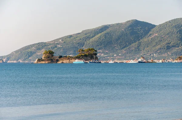 Cameo-sziget és Agios Sostis port, Zakynthos — Stock Fotó
