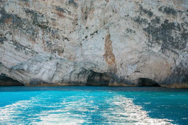 Grutas azuis na ilha de Zakynthos — Fotografia de Stock