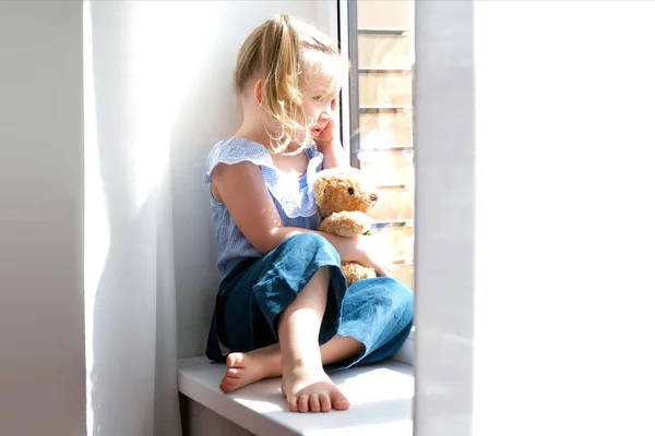 Child Girl Alone Home Girls Sitting Windowsill Crying Looking Out — Stock Photo, Image