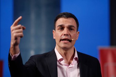 Coruna-İspanya. Pedro Snchez 'in portreleri, hükümet başkanı, siyasi partisi PSOE' nin 22 Mart 2018 'de A Coruna' da düzenlediği mitingde