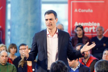 Coruna-İspanya. Pedro Snchez 'in portreleri, hükümet başkanı, siyasi partisi PSOE' nin 22 Mart 2018 'de A Coruna' da düzenlediği mitingde