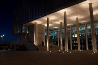 Vigo-İspanya. 18 Mayıs 2011 'de Mar de Vigo konferans merkezinin dış görüntüsü