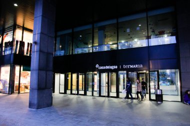 Coruna-İspanya. A Coruna 'nın su evinin 19 Nisan 2012 günbatımında dış görünüşü.