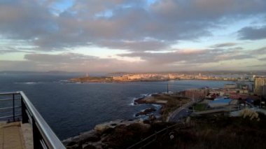 Ensenada del Orzn İspanya 'nın batımında La Coruna şehrinde bulunan bir körfezdir.