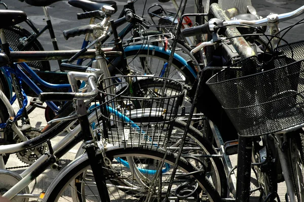 Zestaw Rowerów Używanych Łatwego Poruszania Się Mieście — Zdjęcie stockowe