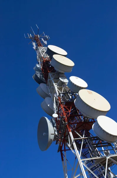 Televisie Signaal Repeater Antennes Met Lucht Achtergrond — Stockfoto