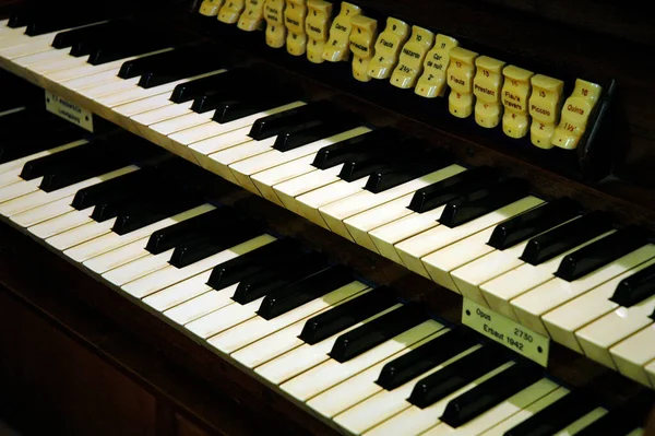 Keyboard Tasten Einer Kirchenorgel — Stockfoto