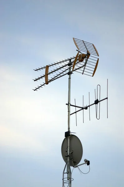 Antena Televisão Para Recepção Sinal — Fotografia de Stock