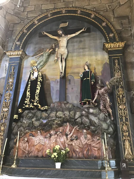 İsa 'nın çarmıha gerilişini temsil eden sunak.