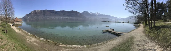 Vistas Desde Orilla Del Lago Annecy —  Fotos de Stock