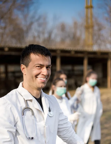 Veterinärer på gården — Stockfoto