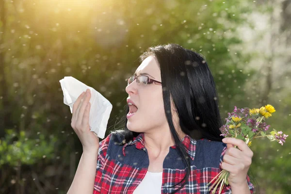 Menina que tem alergia — Fotografia de Stock